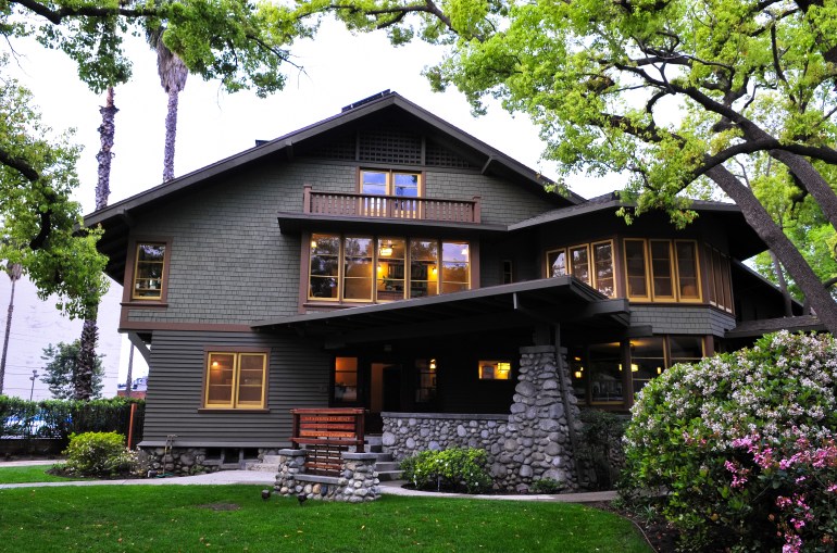 Thomas_Co_Edits_Round02-35